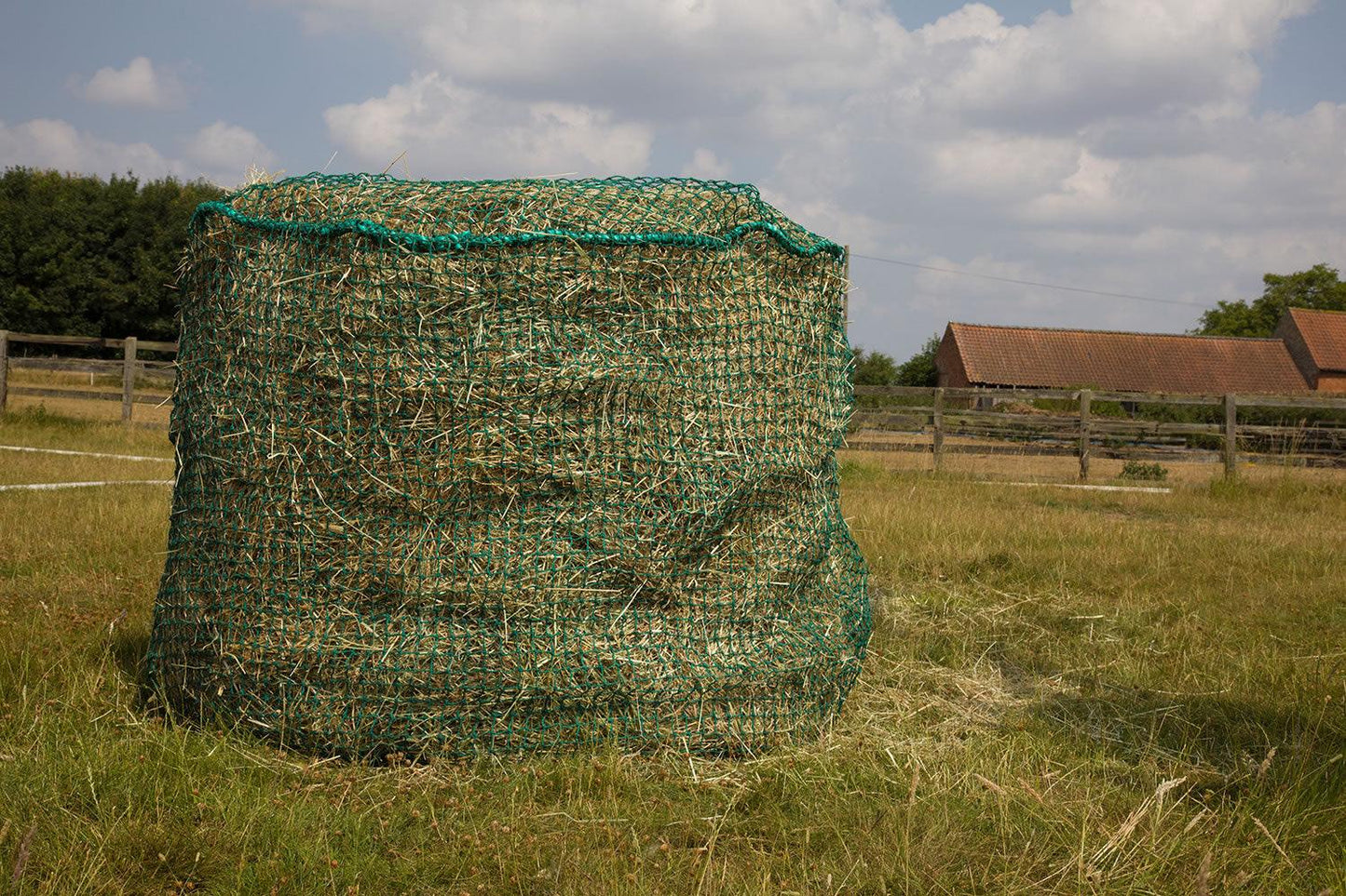 TRICKLE NET LARGE ROUND BALE NET - Ormskirk Pets
