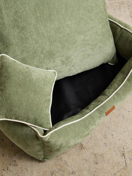 Joules Gilmorton Dog Sofa Apple