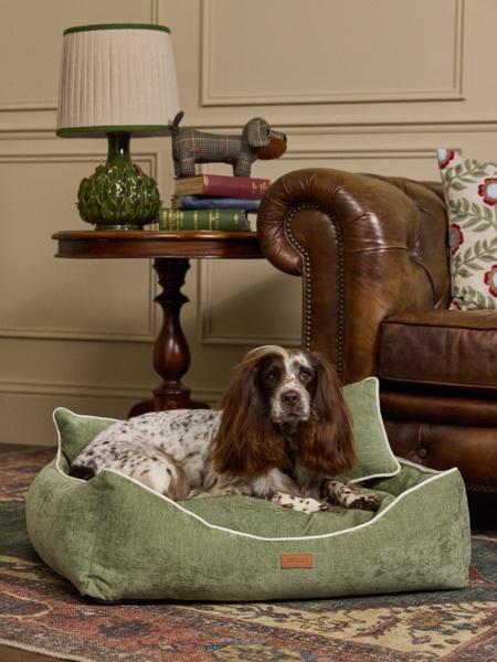 Joules Gilmorton Dog Sofa Apple